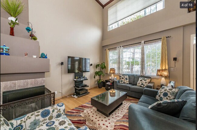 Foto del edificio - 5397 Mayflower Ct