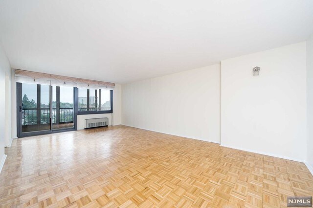 Foto del edificio - 200 Winston Dr