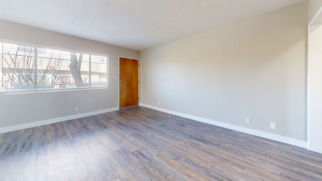 Foto del interior - 1913 11th St - TWO bedrooms AVAILABALE !