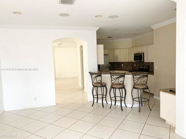 Building Photo - 3 br, 2 bath House - 956 Golden Cane Dr