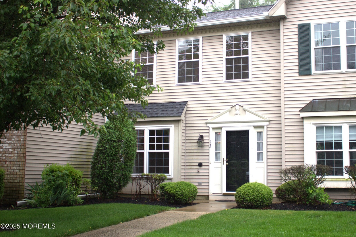 Primary Photo - 13 Ambrose Ln