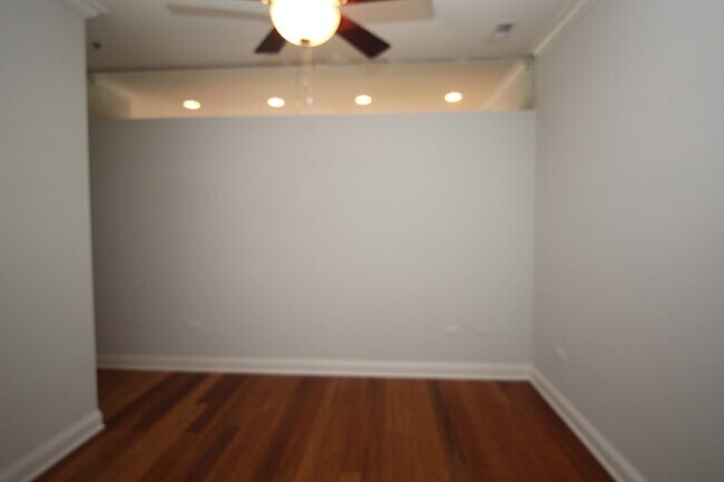 Foto del edificio - 1609 W Warren Blvd