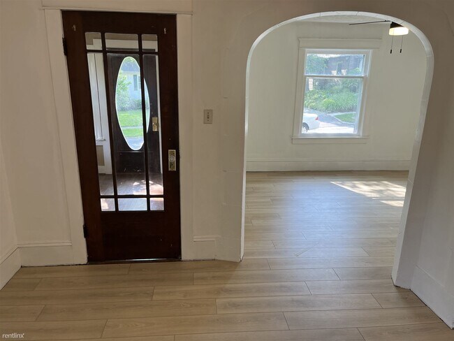 Building Photo - 3 br, 2 bath House - 215 Lindale Ave