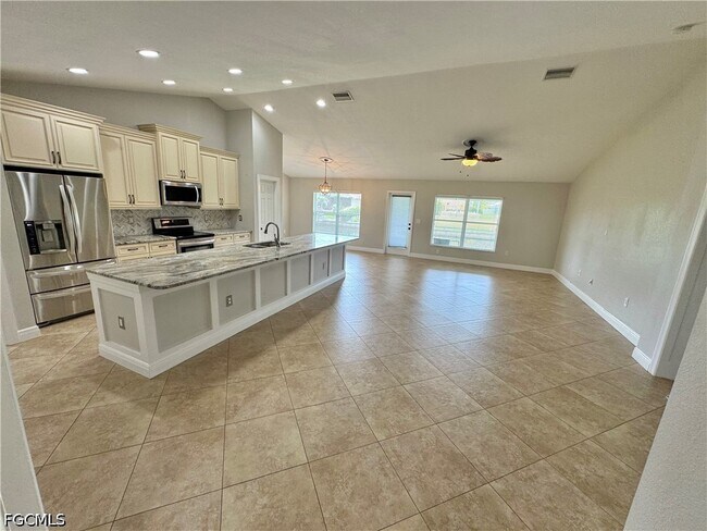 Foto del edificio - 3829 SW 17th Pl