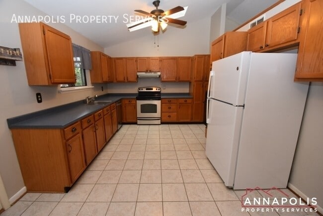 Foto del edificio - 130 Dennis Rd