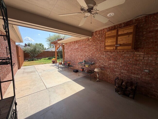 Foto del edificio - 3703 105th St