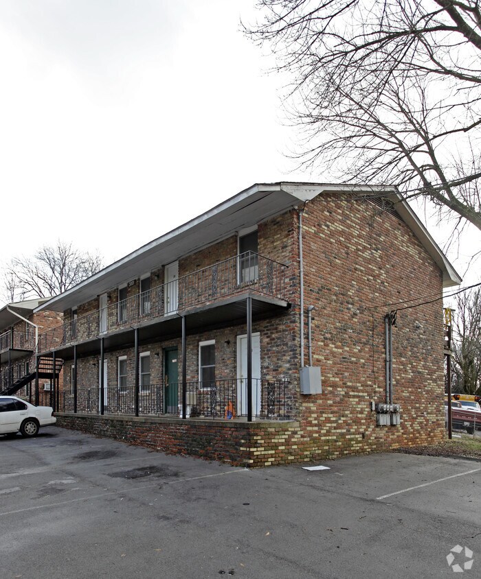 Building Photo - 3001-3005 Sevier Ave