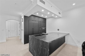 Building Photo - 23191 Fashion Dr