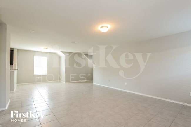 Building Photo - 12034 Silver Lgt