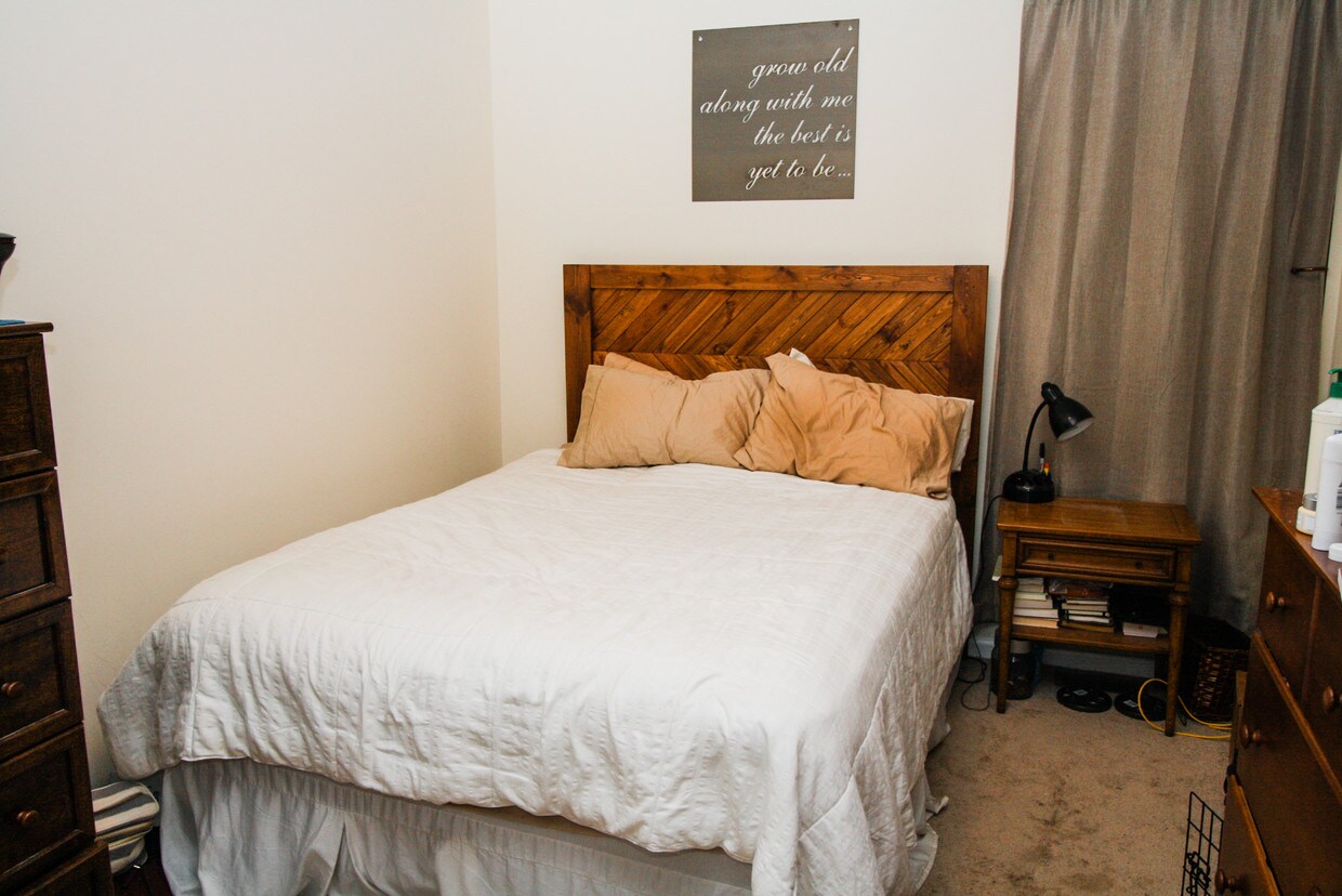 Bedroom - 304 E Gay St