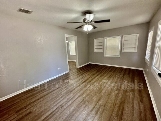 Foto del edificio - 1821 Live Oak Ave