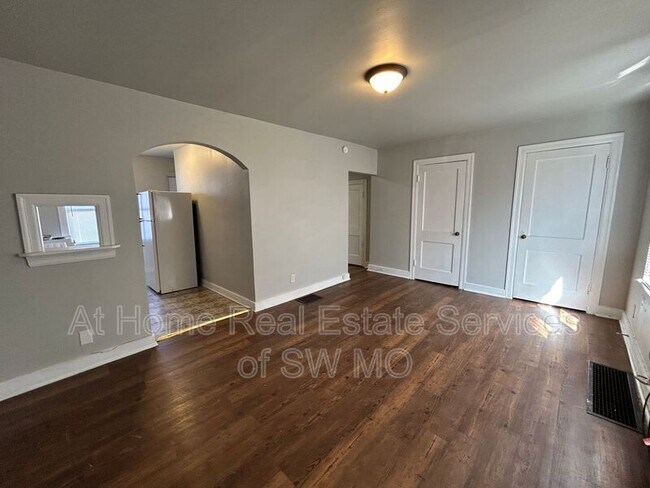 Foto del edificio - 217 W Grand St