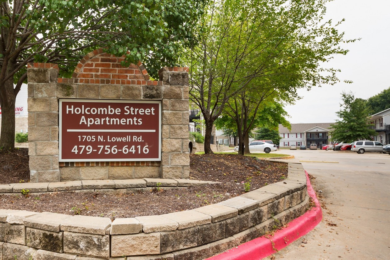 Foto principal - Lowell Road Apartments