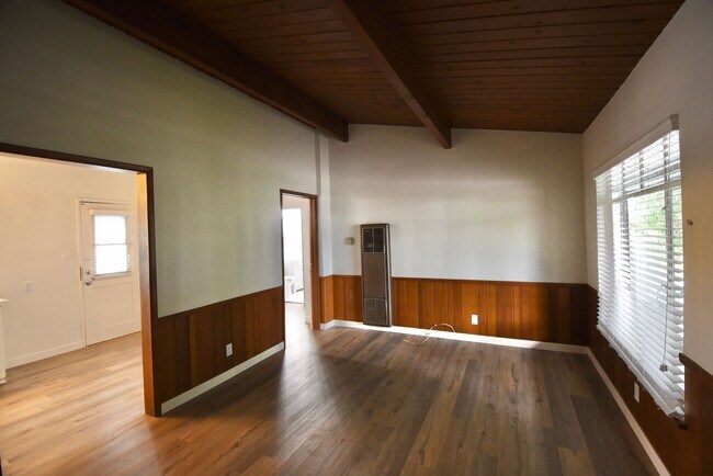 Foto del edificio - 6300 Coldwater Canyon Ave