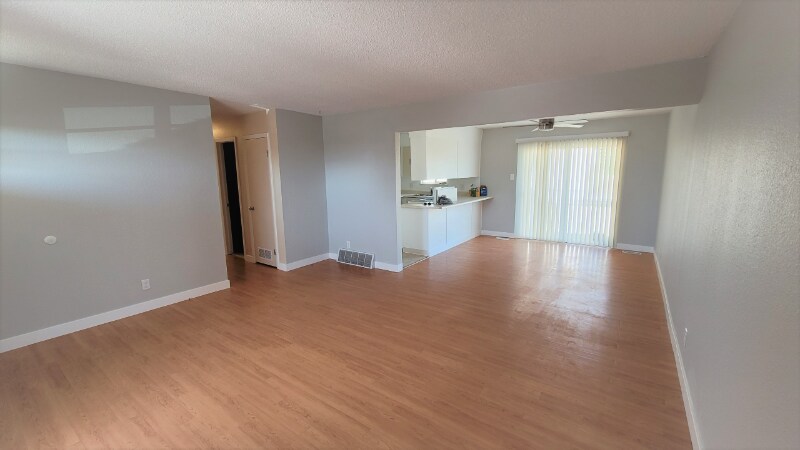 Primary Photo - 992 S Coral Pl