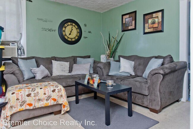 Building Photo - 304 Silver St