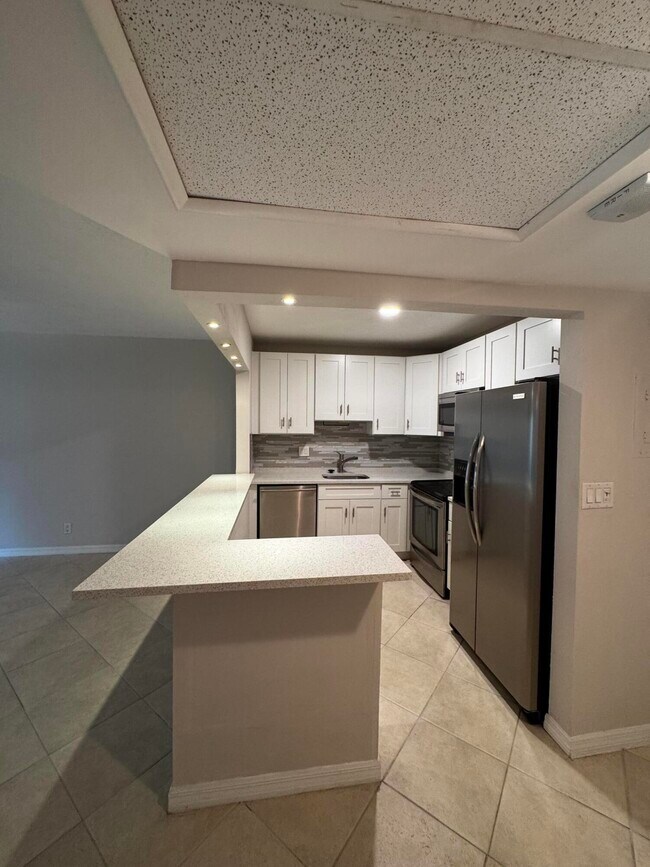 Building Photo - 251 S Cypress Rd