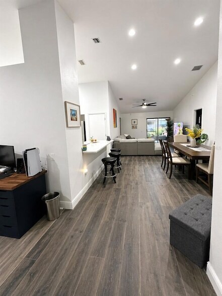 Foto del edificio - 1208 Tiger Wood Ct