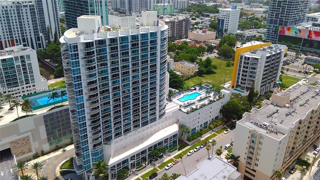 Foto del edificio - 480 NE 30th St