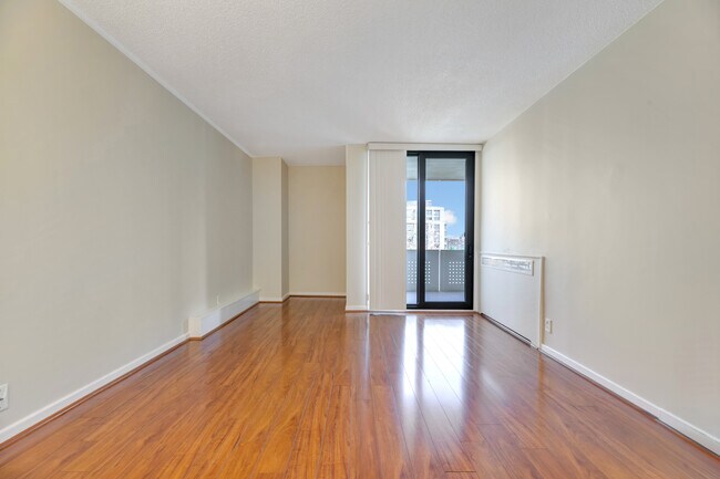 Foto del edificio - 240 M St SW