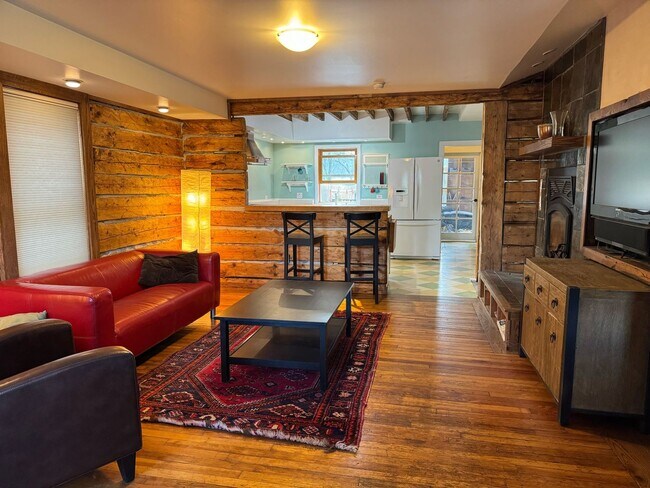 Building Photo - Unique 4 bedroom home - close to Downtown ...