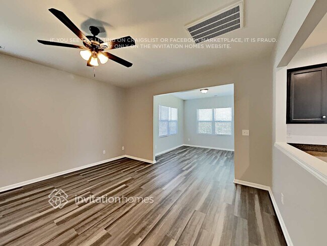 Foto del edificio - 8819 Balsam Bay Rd