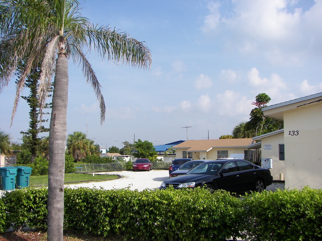 Building Photo - East Boynton Apartments
