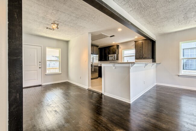 Foto del edificio - 519 W Clay St
