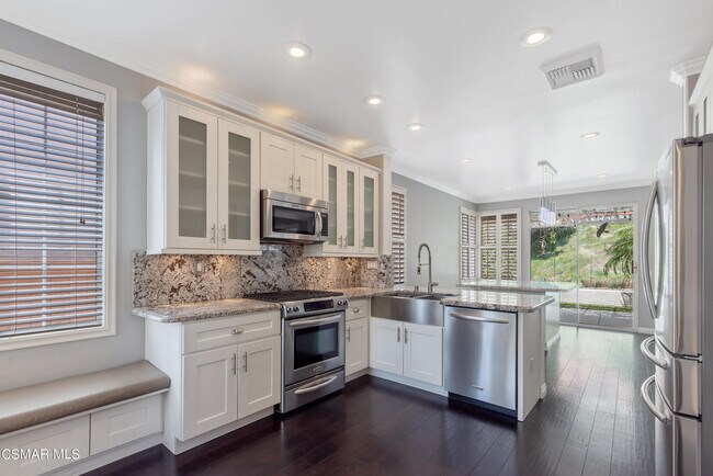 Building Photo - 869 Aloe Ln