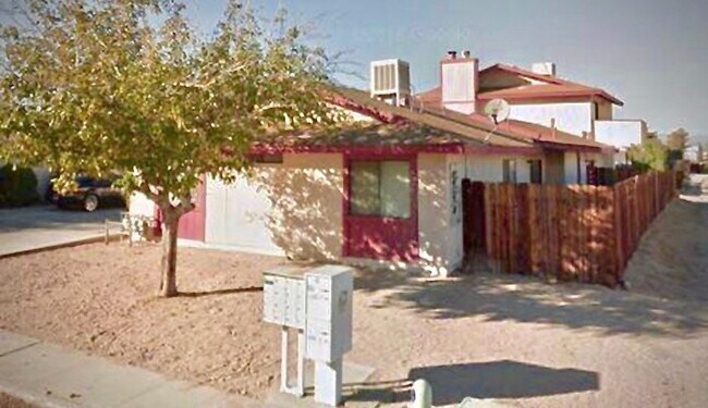 Foto del edificio - 920 W Perdew Ave