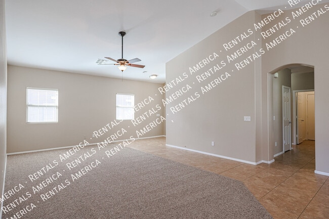 Foto del edificio - 17033 W Sonora St