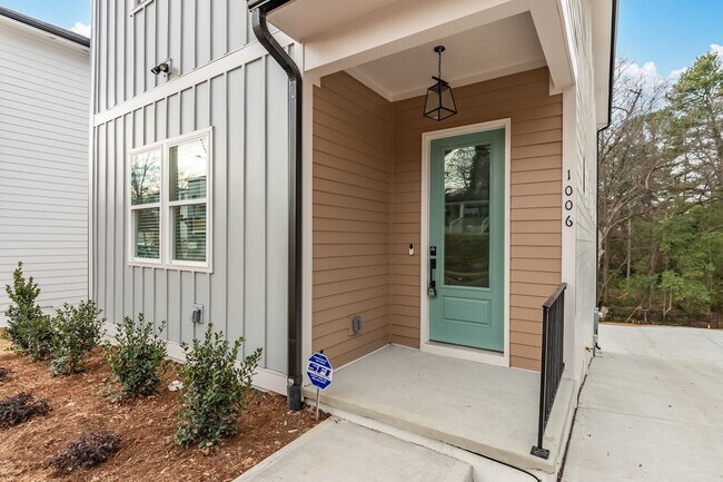 Building Photo - Newly Built 4-bedroom, 4-bathroom Home in Durham, NC