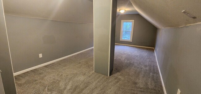 Building Photo - 3225 W 58th St
