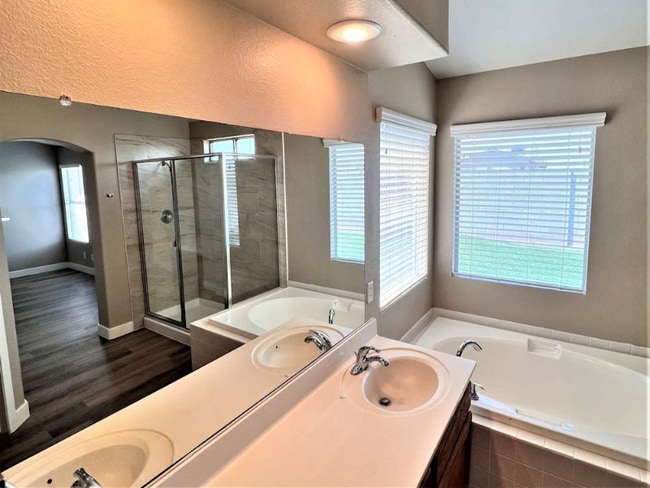 Building Photo - 510 Calypso Dr