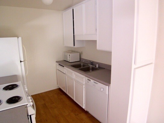 Foto del edificio - 9522 Carroll Canyon Rd