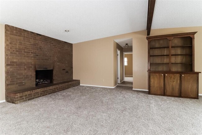 Building Photo - 2013 Bonnycastle Ln