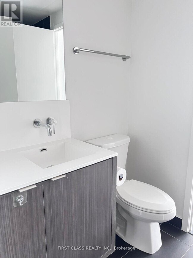 Building Photo - 88 Harbour St