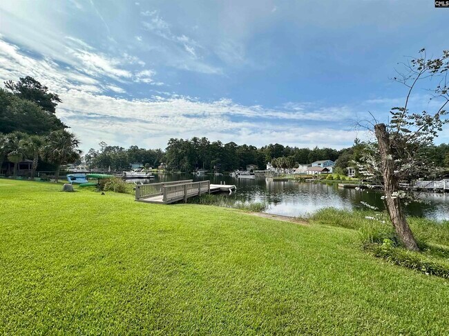 Building Photo - 350 Lakeshore Dr