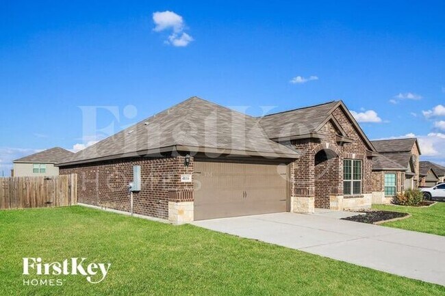 Foto del edificio - 4816 Beaver Creek Ave