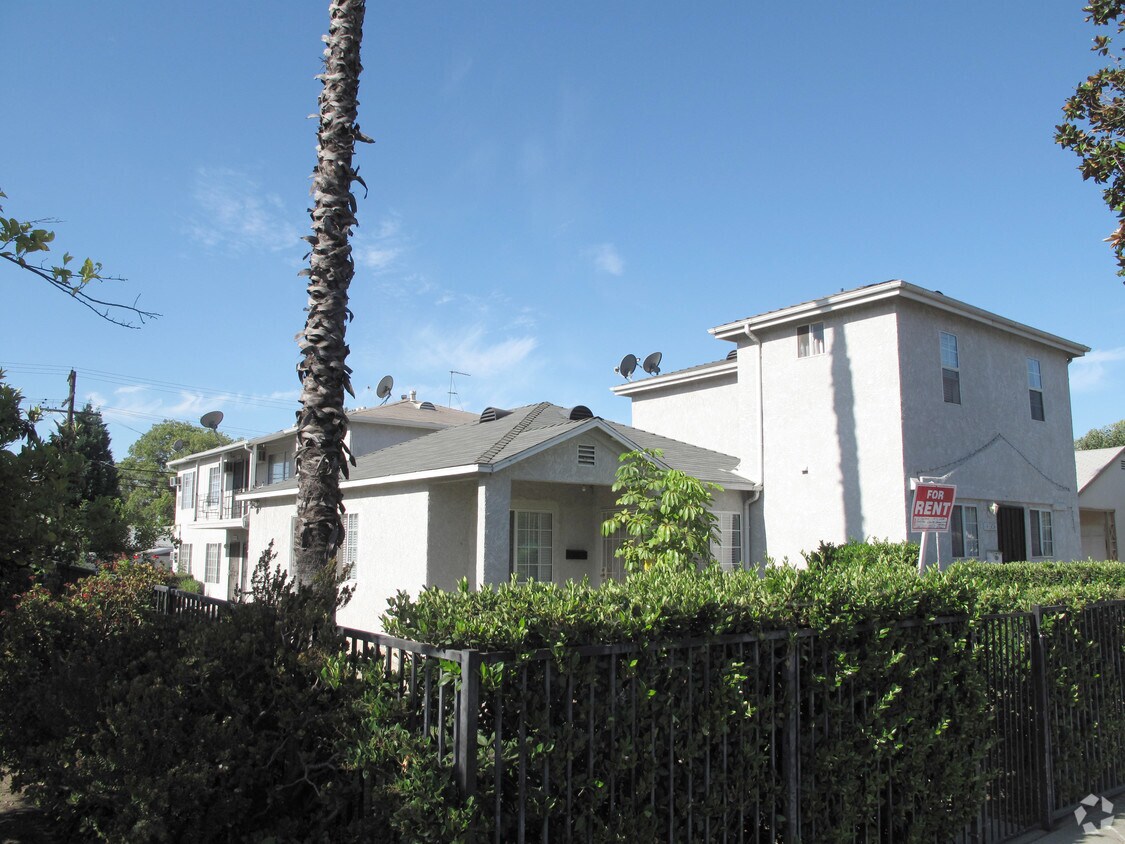 Primary Photo - 14130 Roscoe Blvd