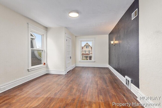 Foto del edificio - 531 W Webster Ave