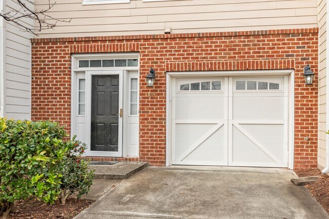 Building Photo - Available Now! Updated 4 bed, 3.5 Ba in Ca...