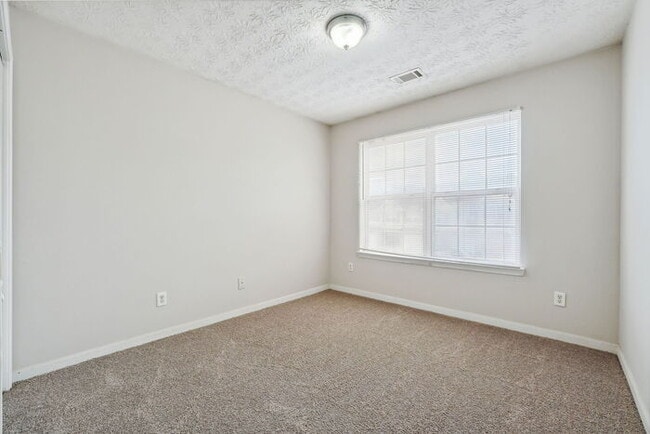 Building Photo - 744 Georgetown Ct