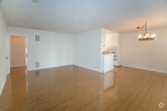 Building Photo - 8207 De Longpre Ave