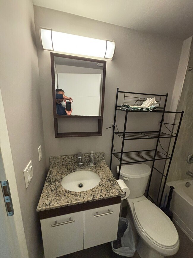 Photo du bâtiment - 308 Lester St