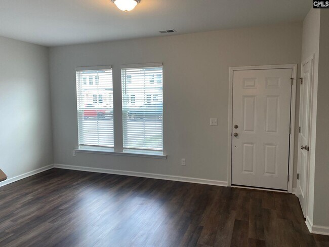 Foto del edificio - 419 Sharptail Dr