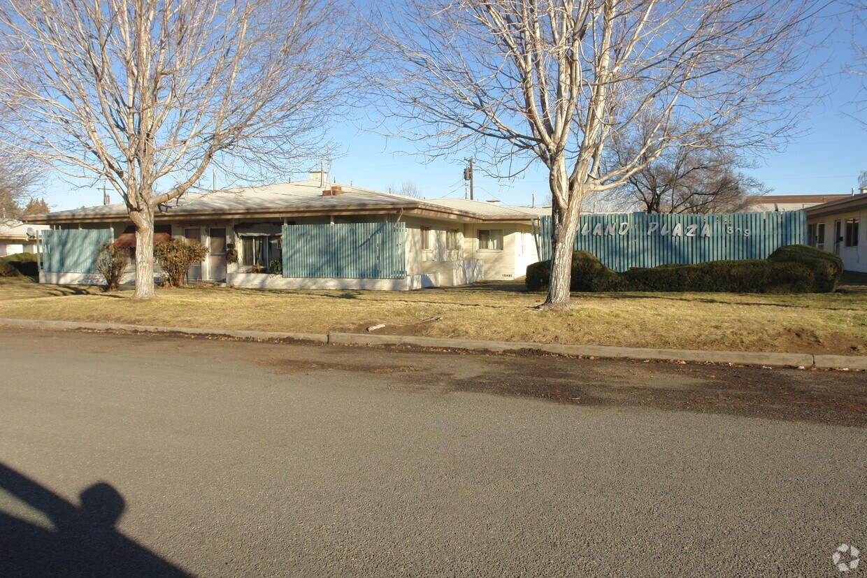 Building Photo - Upland Plaza