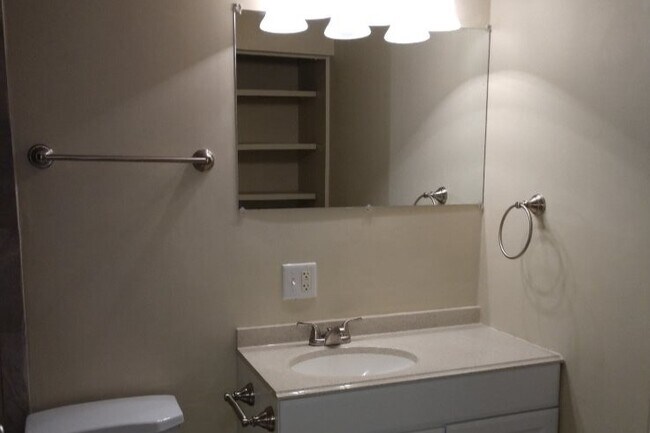 Baño - 1808 Bono Rd
