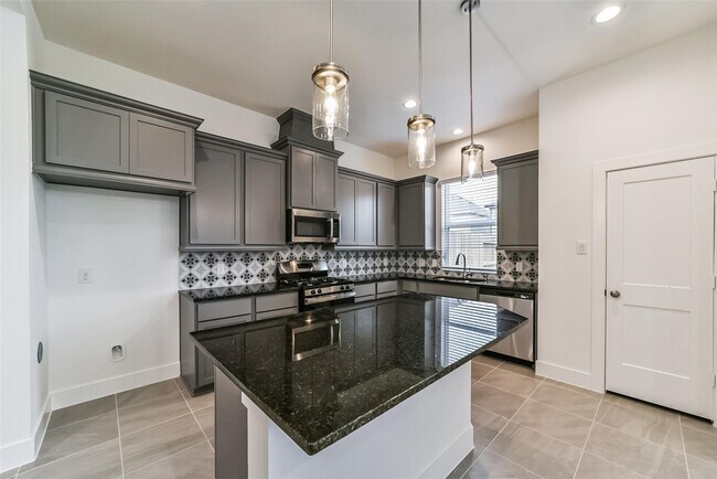 Foto del edificio - 1531 Crystal Stream Dr