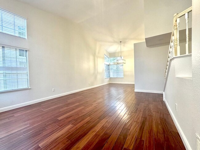 Building Photo - 8021 E Fox Run Ln